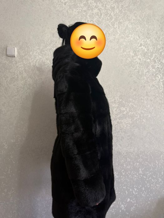 Норковая цельная шуба .