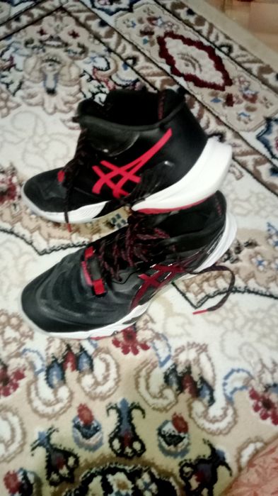 Продажа кроссовок