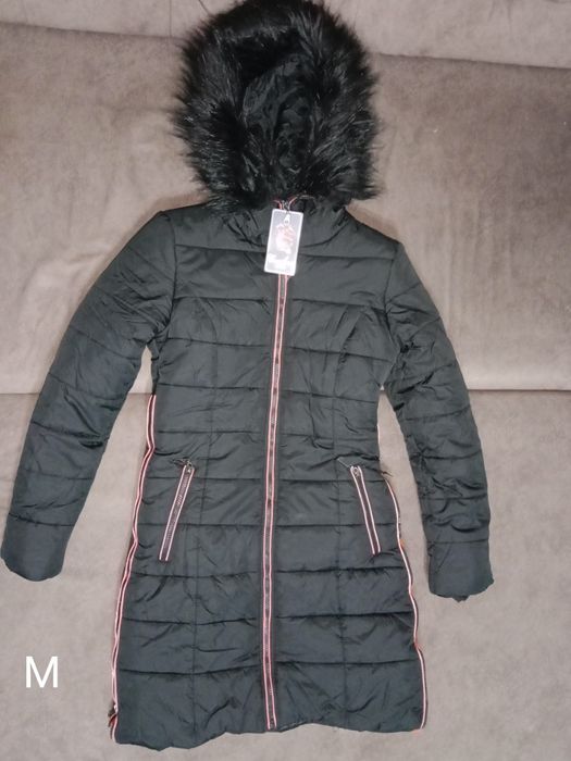 Продам новые куртки на девочку