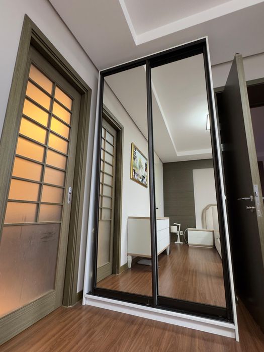 2 вместительных шкафа