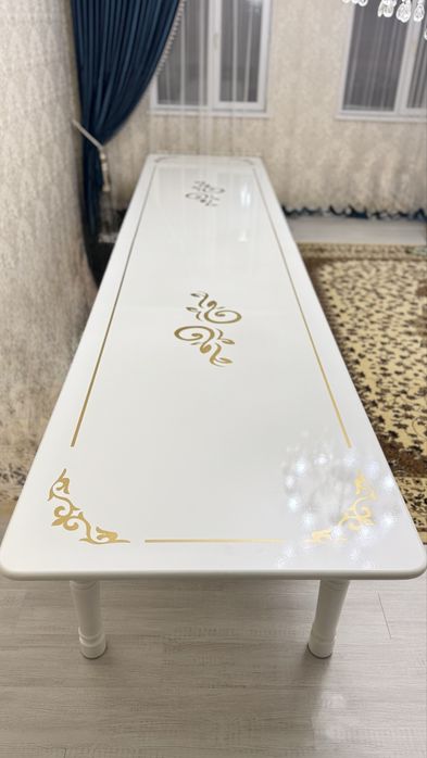 Продам гостиный стол