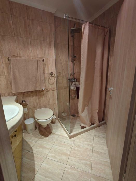 Уникален тристаен апартамент на 1 линия море