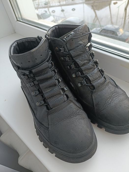 Продам осенние кожаные ботинки