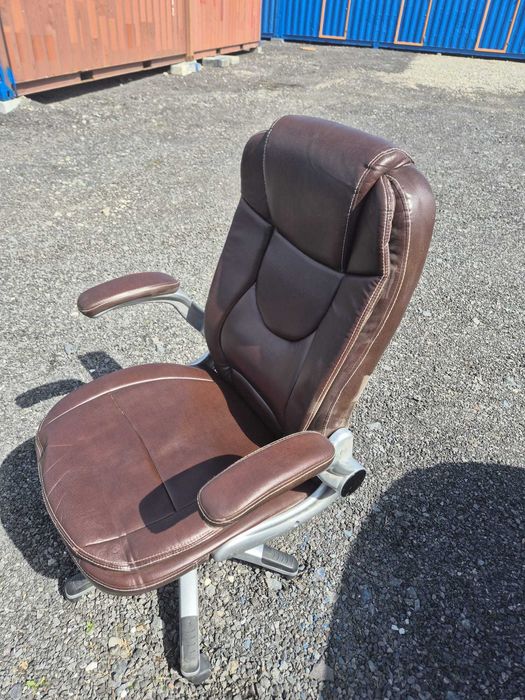 Vand fotolii de birou din piele, calitative