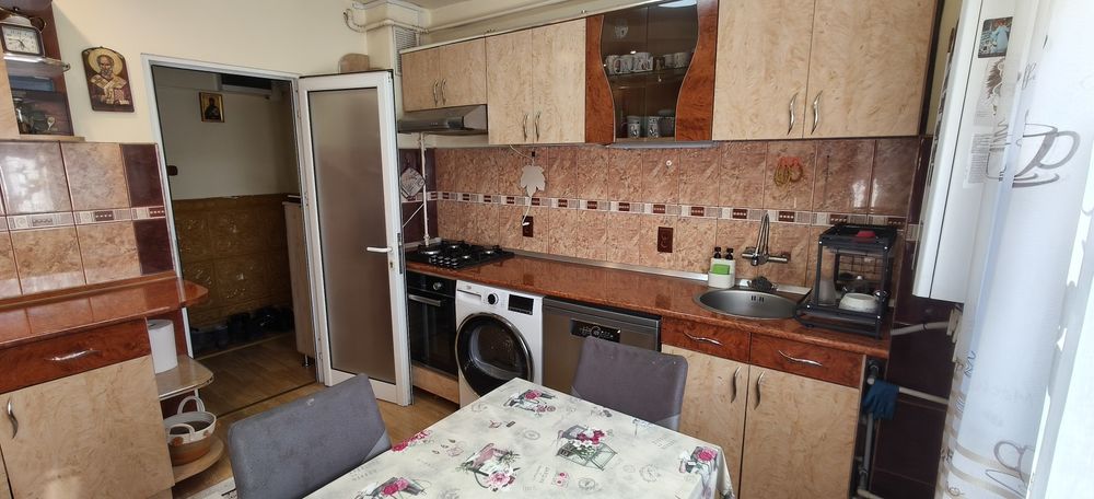 Apartament cu 2 camere decomandat