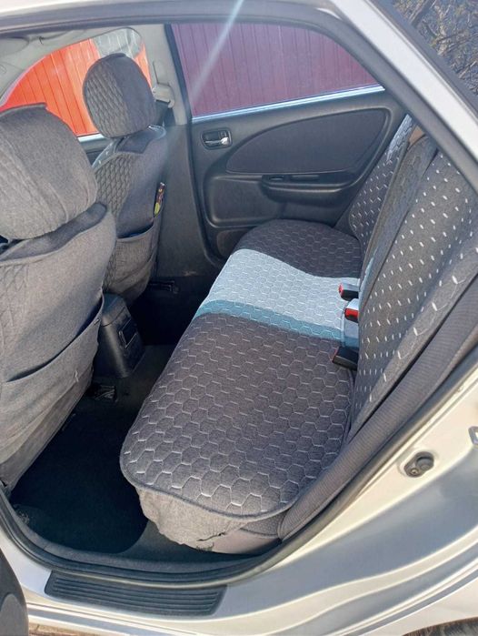 Тойота Авенсис 2001 год.