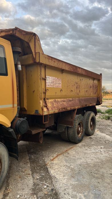 Vand autobasculanta Ford fără acte!
