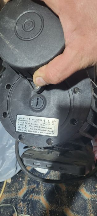 Насос водяной  стоял для подачи питьевой воды.