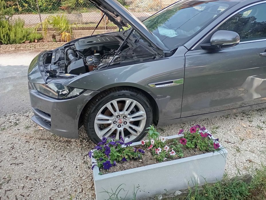 Vînd autoturism folosit