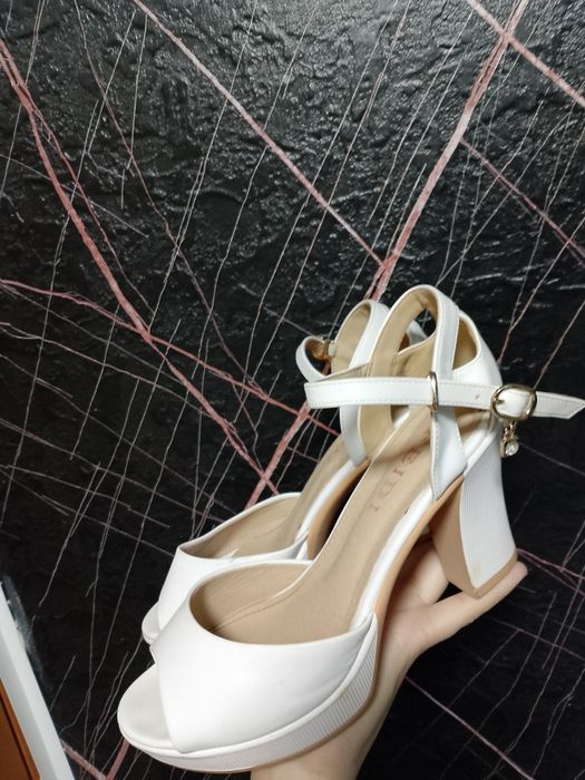 Туфли на каблуке