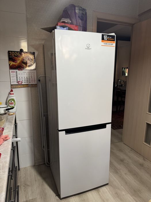 Холодильник Indesit