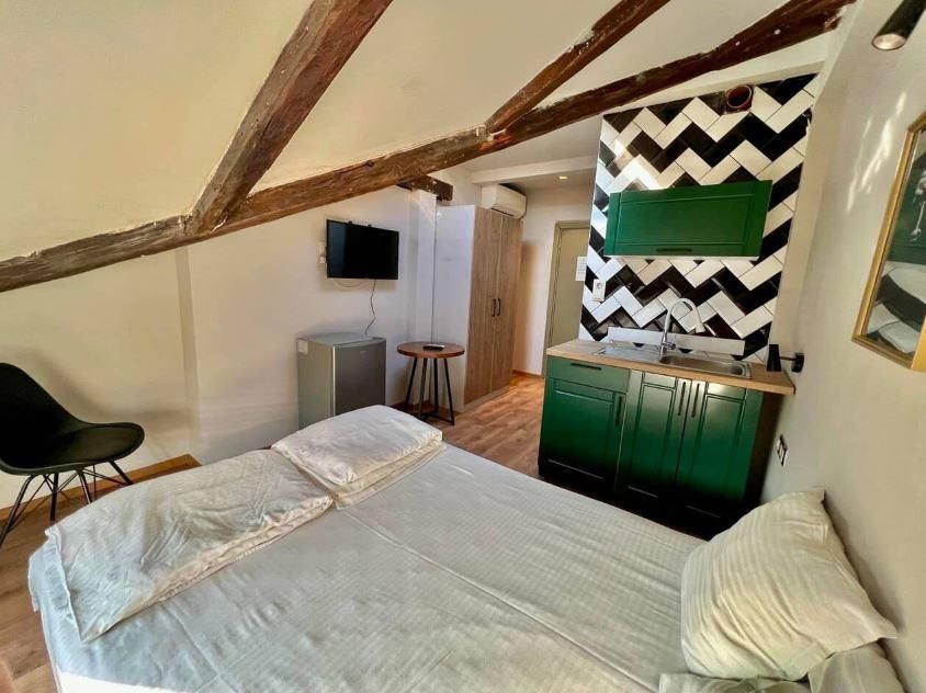 Едностаен апартамент, под наем, Център