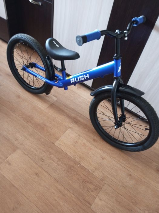 Продам беговел Rush Walker