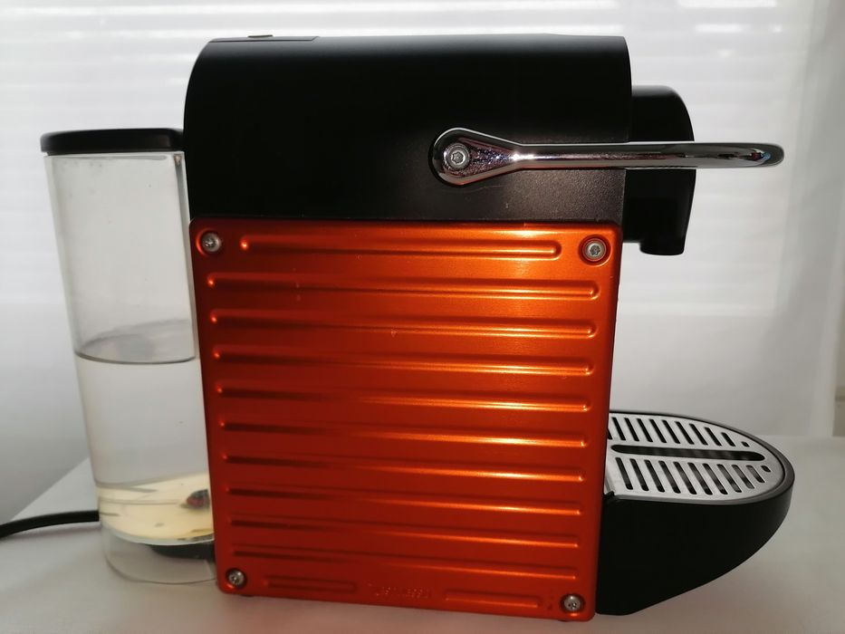 Espressor Nespreso Pixie
