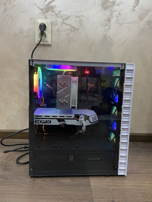 Настолен геймърски компютър