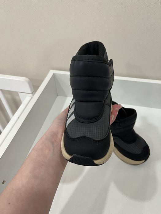 Продам детские зимние ботинки