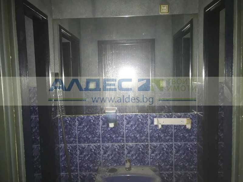 Продава магазин до Лъвов мост