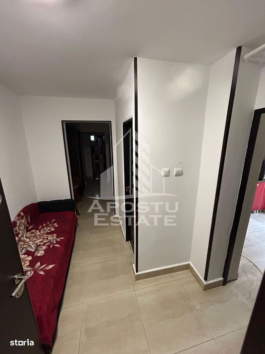 Apartament cu 3 camere de inchiriat, centrala proprie, Aradului