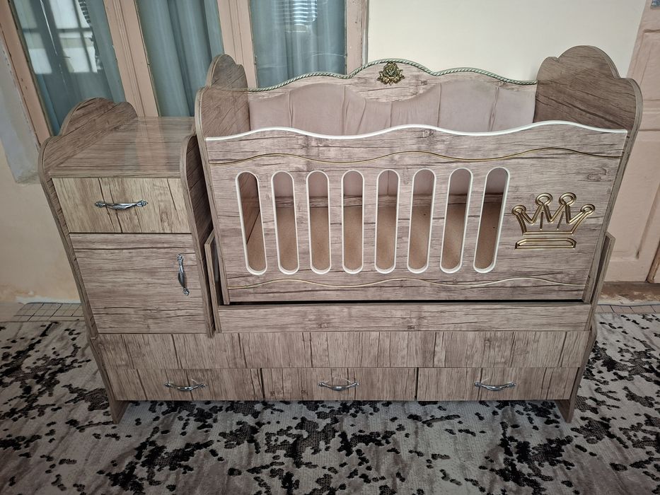 Detskiy shkaf karavat bolalar uchun