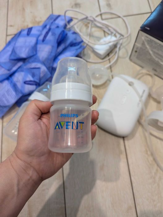 Електрическа помпа за кърма Philips Avent с кошче за новородено