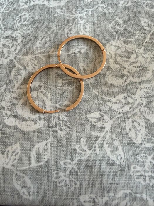 Продам серьги конго