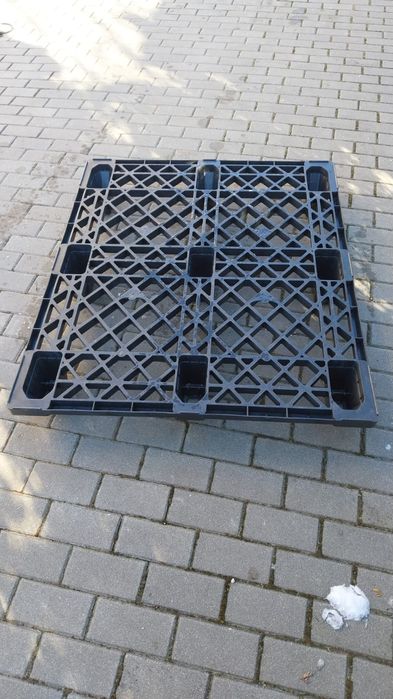 Paleți plastic  rezistenti