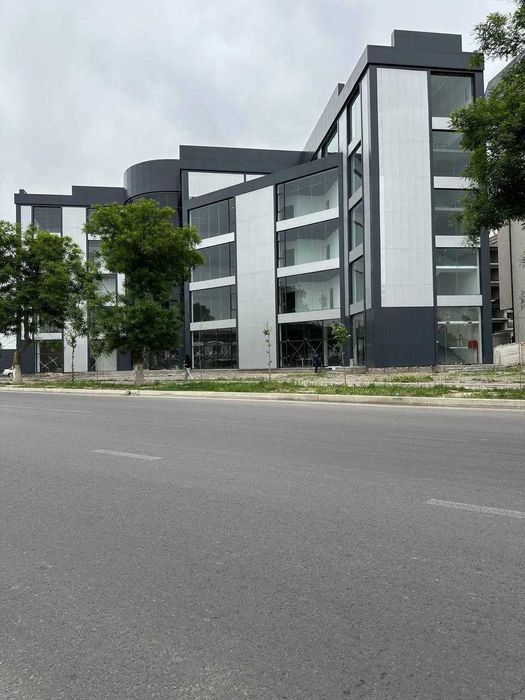 Сдаётся здание     Университет Клиника Частная школа Гостиница