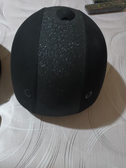 Каска за езда чисто нова