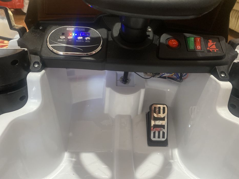 Продам детский рендж ровер