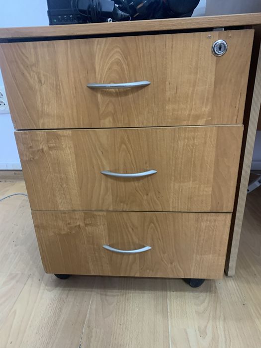 Продам тумбы деревянные