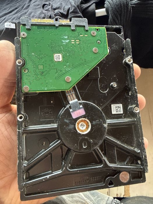 Продавам хард диск hdd 2 tb работещ