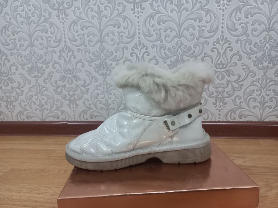 Теплые зимние угги