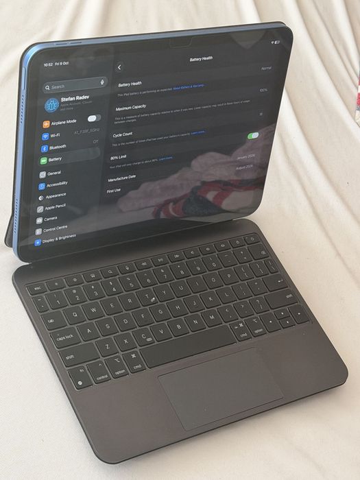 iPad A16 128GB Wi-Fi + клавиатура с тракпад Epico EK40 - гаранция до 08.2028