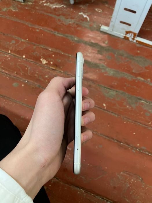 Iphone 11 ozi oq rang