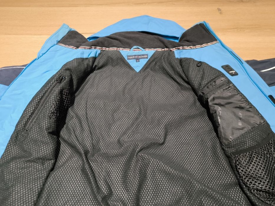 Оригинално зимно яко Tommy Hilfiger - Размер М