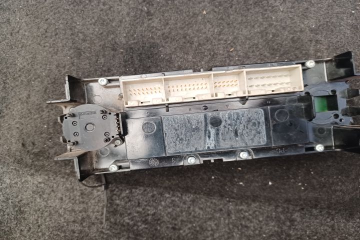 Comanda AC 3B2907044C 3B2907044C Volkswagen VW Bora prima generatie
