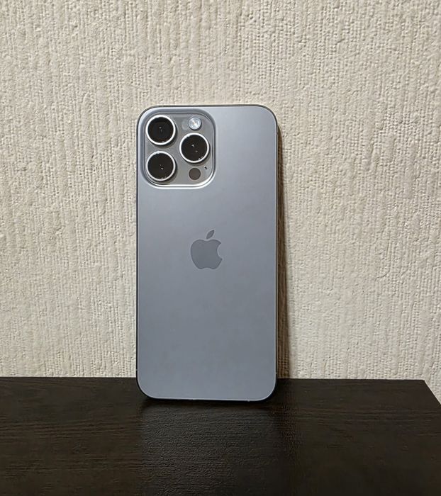 IPhone 15 pro max  + слушалки