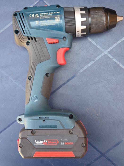 Комплект BOSCH Professional – детектор, винтоверт и перфоратор