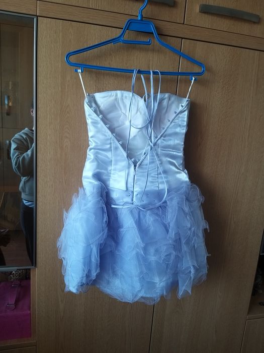 Елегантна рокля с ръкави