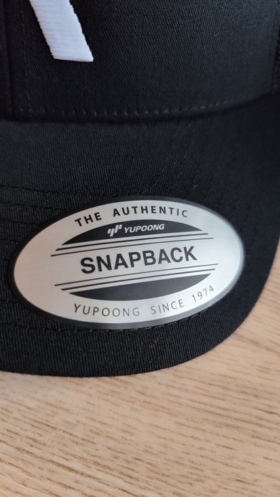 Șapcă Yupoong The Classics SNAPBACK editie speciala