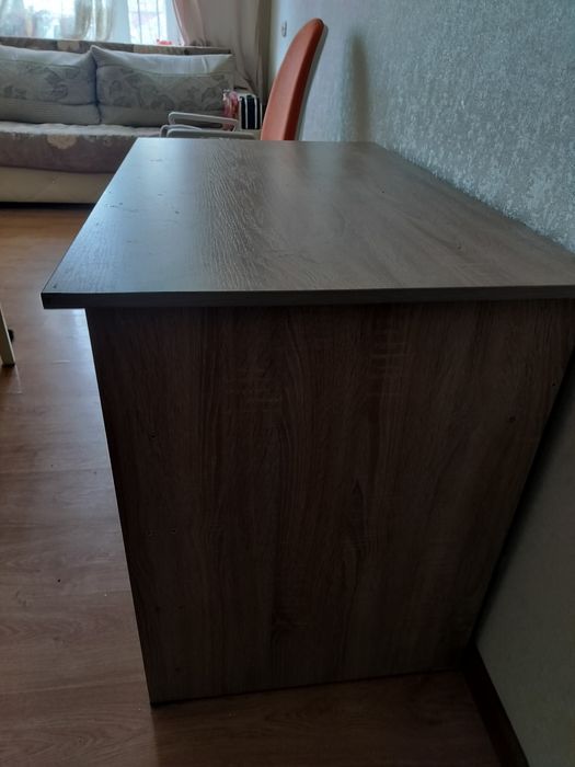 Продается стол и стул