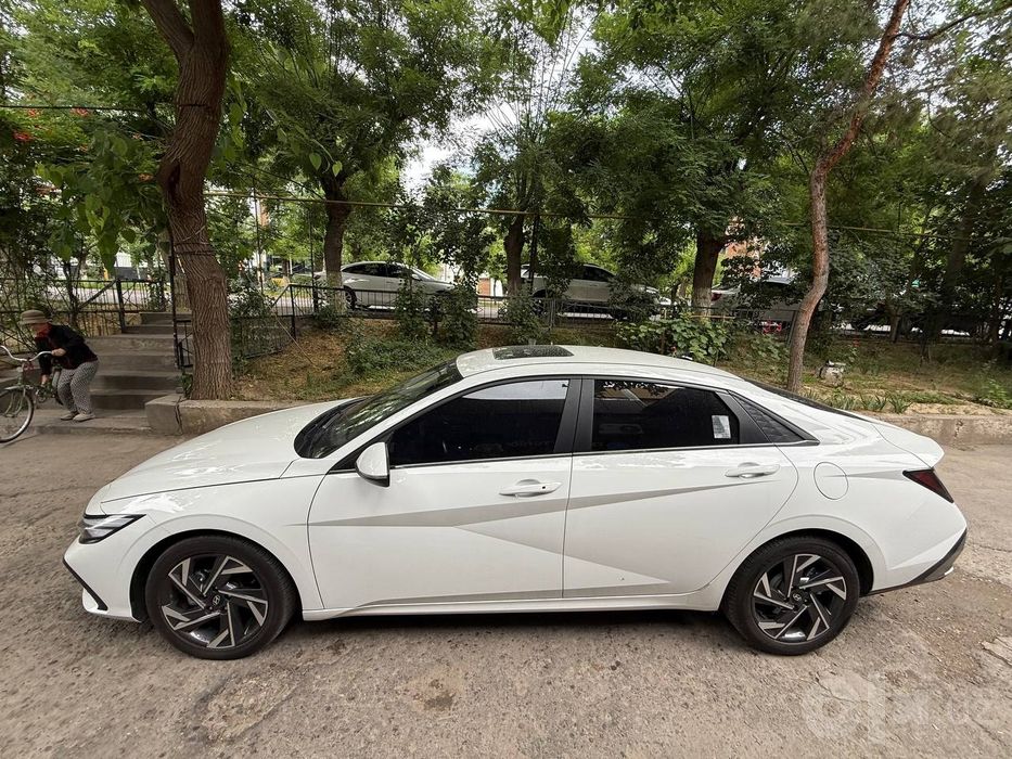 Hyundai Elantra reys tailing