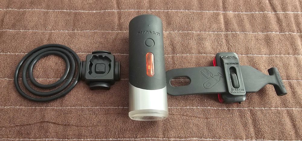 Set lumini bicicleta Elops LED 920 USB si Btwin LED 100 USB