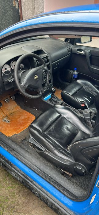 Vând sau dezmembrez