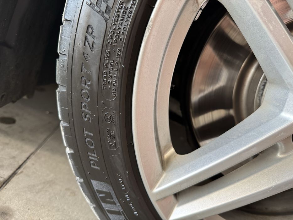 Vând roți 225/45 R17