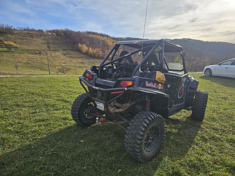Vând polari rzr 900 cc an 2011