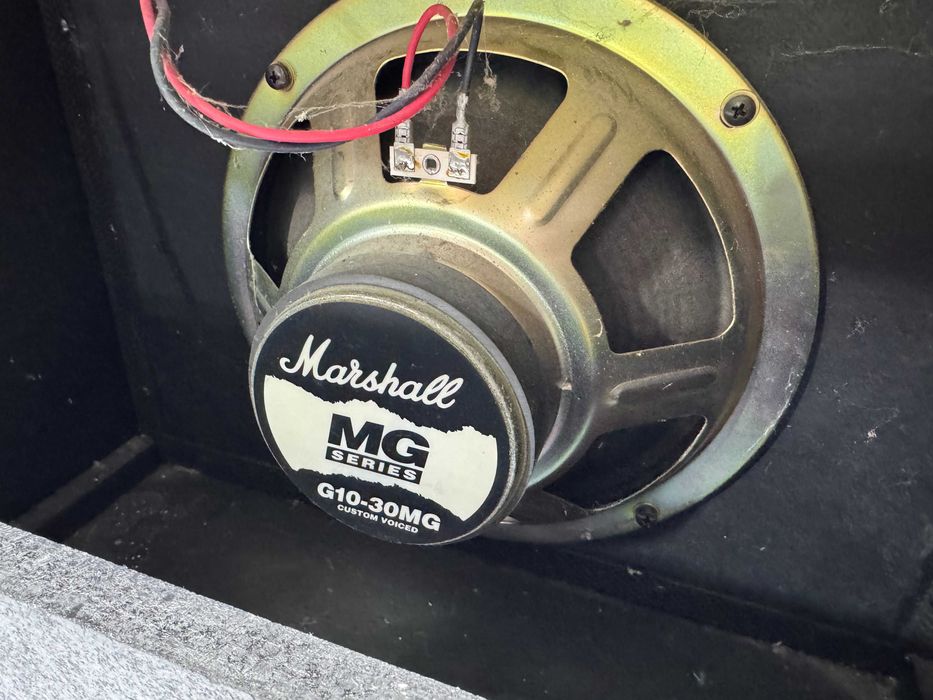 Кубе - Marshall MG30DFX