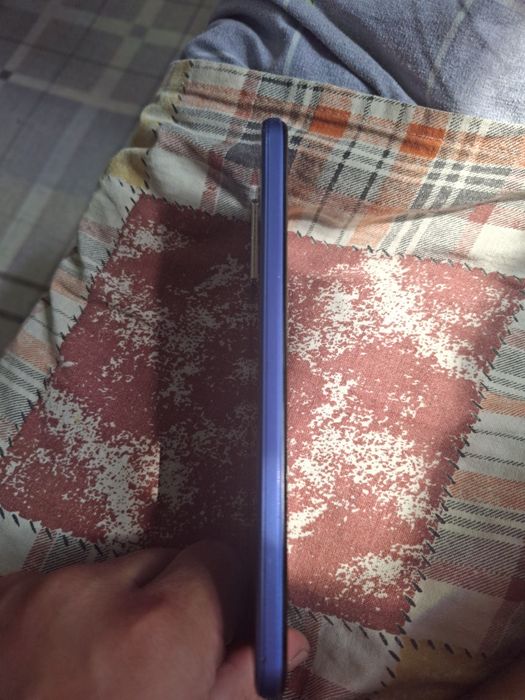 Продам смартфон VIVO Y21