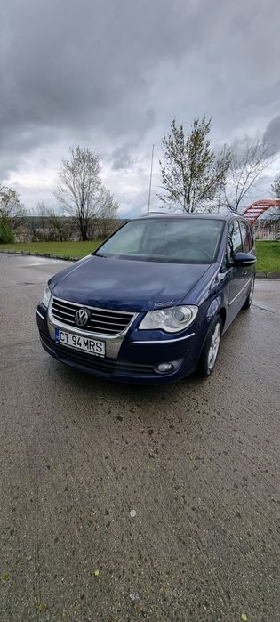 VOLKSWAGEN Touran 2010 — imagine 3
