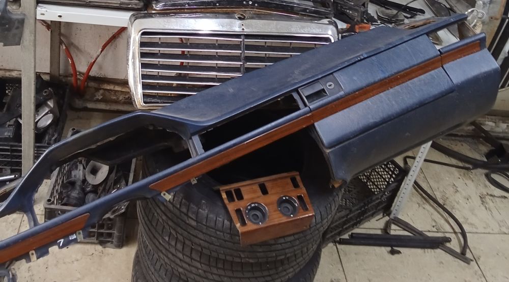 Продам детали от Мерс124!